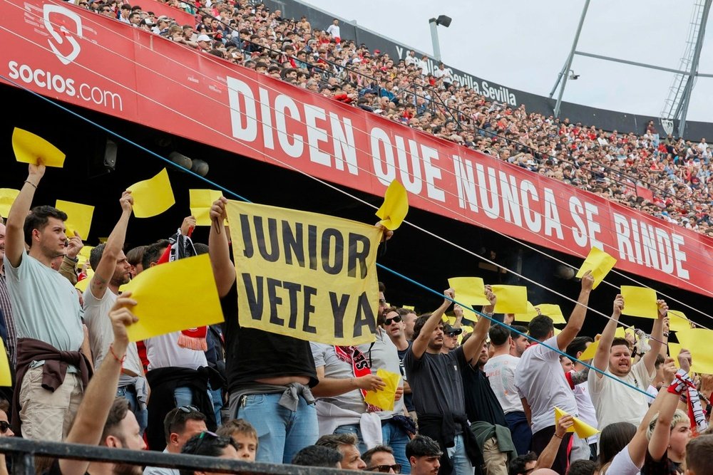 El Sevilla condena las agresiones de la afición a sus trabajadores. EFE/José Manuel Vidal