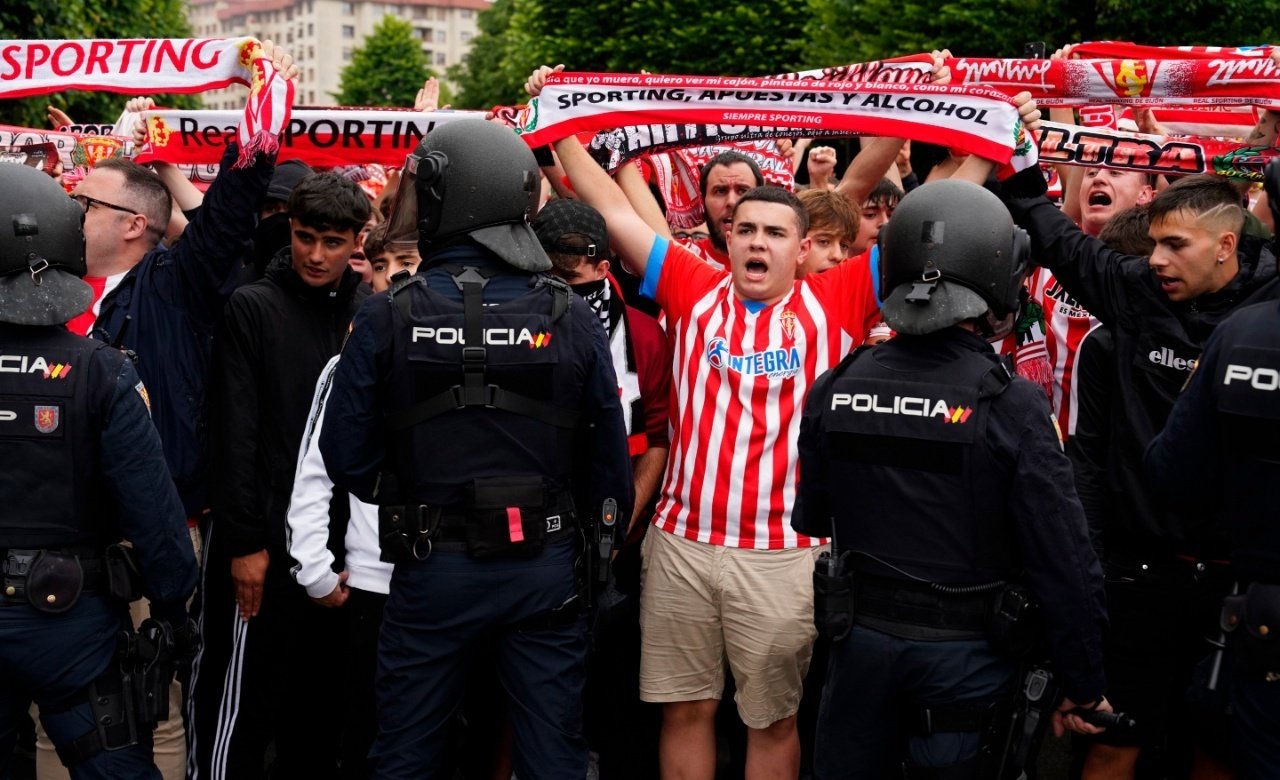 El Sporting, sancionado por lanzamiento de objetos