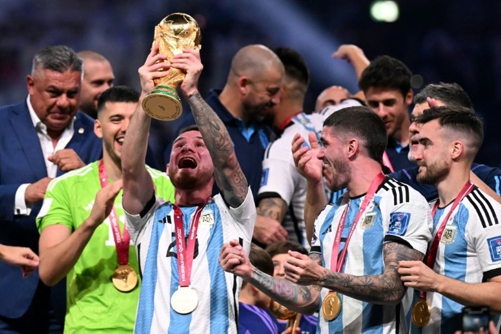 A Argentina já pensa nos seus próximos jogos com outra estrela no peito.AFP