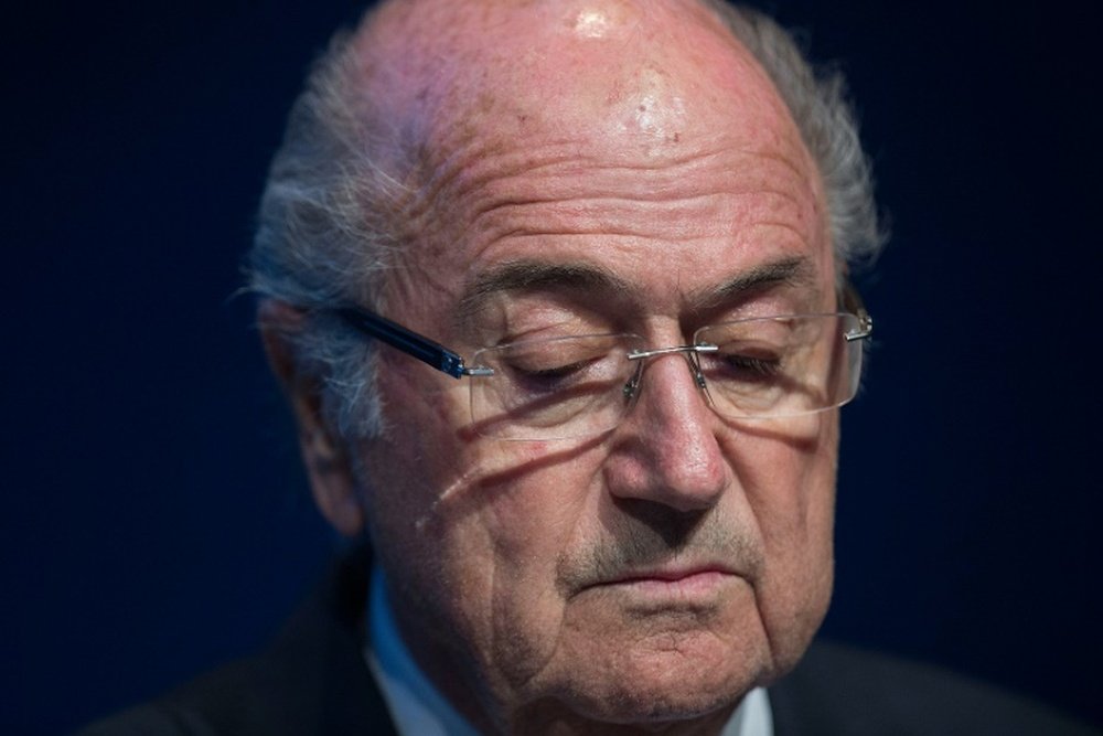 FIFAs ethics committee suspended Blatter for 90 days after Swiss prosecutors opened an investigation into him, plunging footballs governing body into fresh turmoil