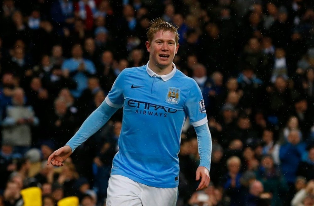 Manchester Citys midfielder Kevin De Bruyne celebrates scoring the opening goal against Southampton during the English Premier League football match at the Etihad stadium in Manchester, England on November 28th, 2015
