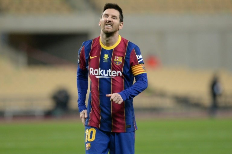 Rivaldo hubiese vendido a Messi. AFP