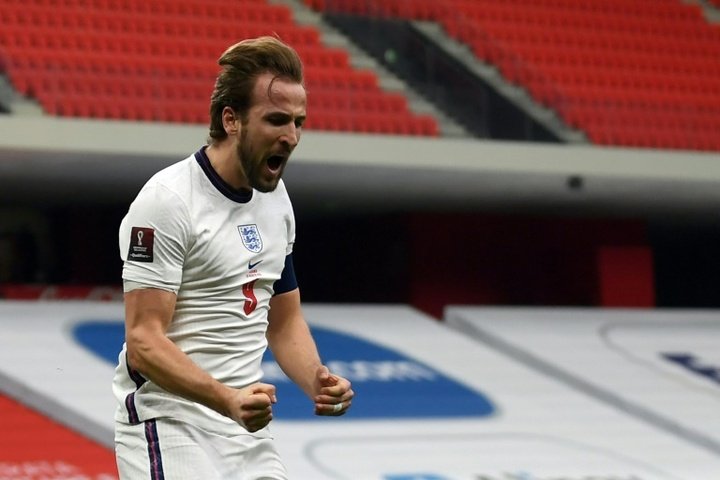 Com gol e assistência de Kane, Inglaterra vence mais uma