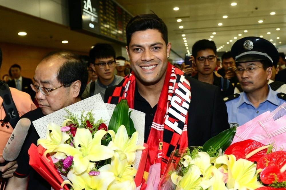 Hulk touches down in Shanghai for his proposed move to the Chinese Super League. BeSoccer