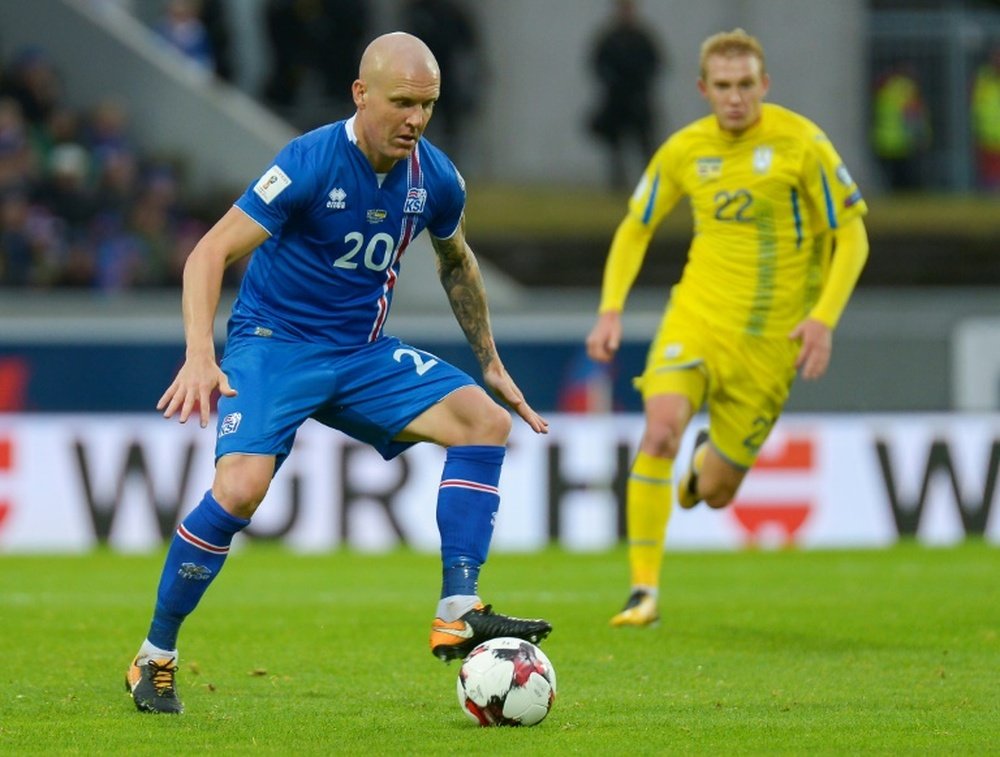 Hallfredsson analizó las posibilidades de Islandia en el Mundial. AFP
