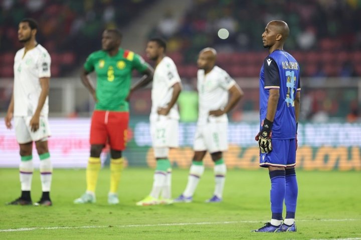 Camerún pasa a cuartos, pero Comoras gana el partido