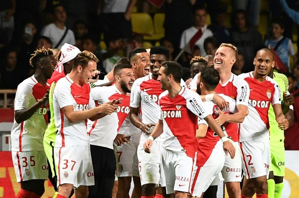 Les joueurs de l'AS Monaco célèbrent le titre de champion de France. AFP