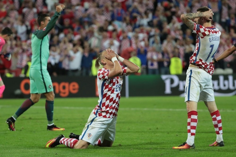 Domagoj Vida llegaría a la Premier League desde el Dinamo de Kiev. AFP