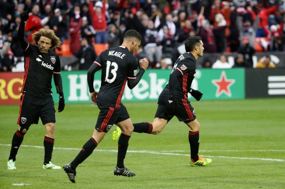 A towering header from Lamar Neagle (C) leveled it for D.C. United at 2-2, with the visitors poised for a share of the points