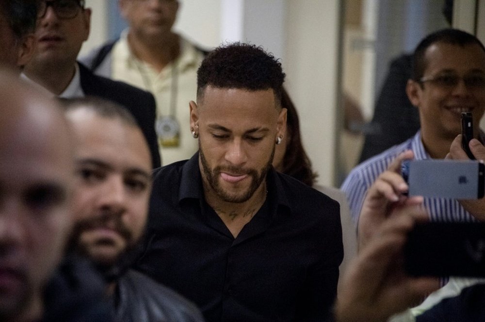 Ze Roberto avertit Neymar. AFP