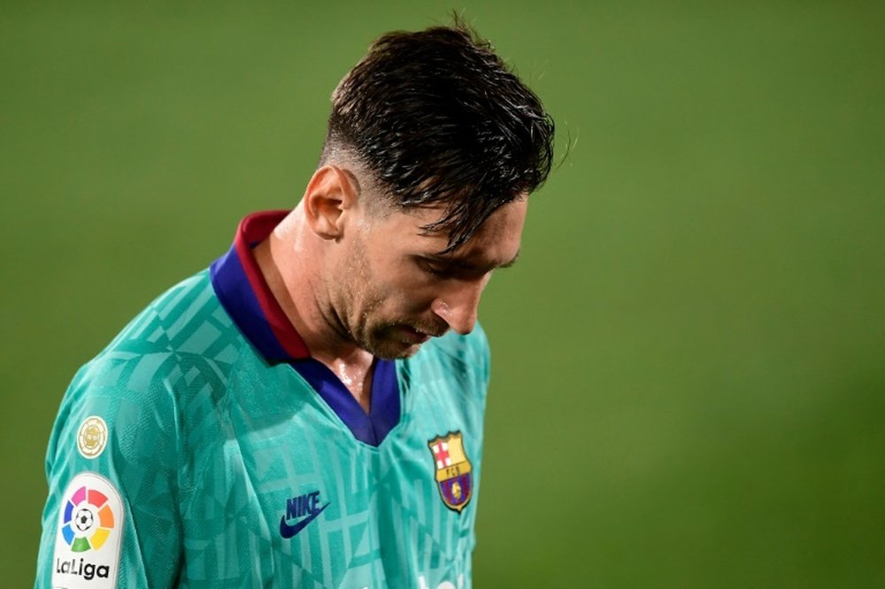Lionel Messi está pendurado e pode virar ausência por conta dos cartões recebidos. AFP