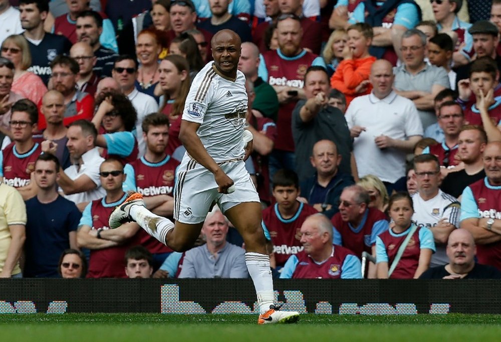 Swansea Citys striker Andre Ayew celebrates scoring his teams second goal. BeSoccer