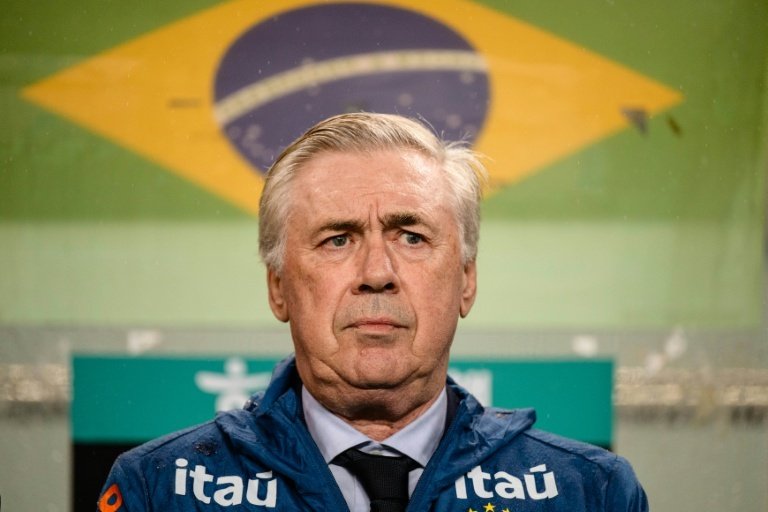Felipe Melo critica as escolhas experimentais de Ancelotti na seleção brasileira