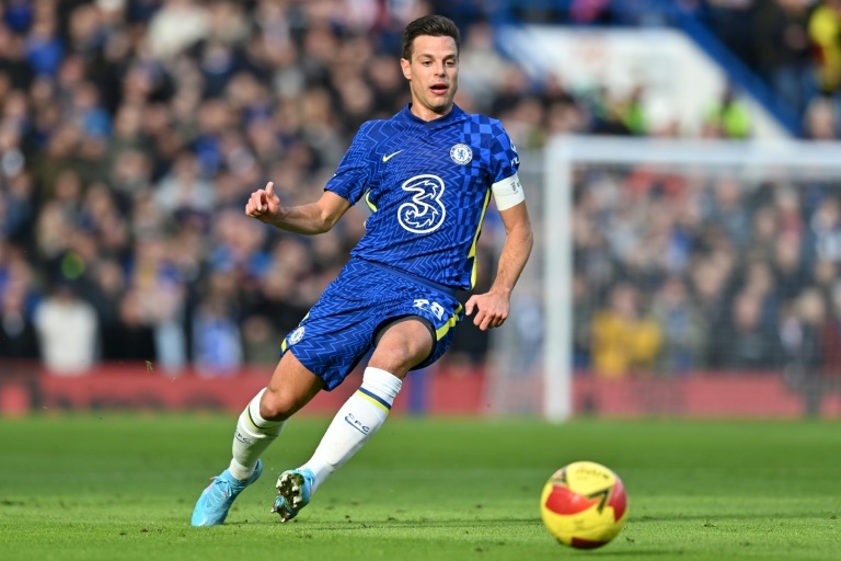 Azpilicueta Incertain Face Au Real Madrid