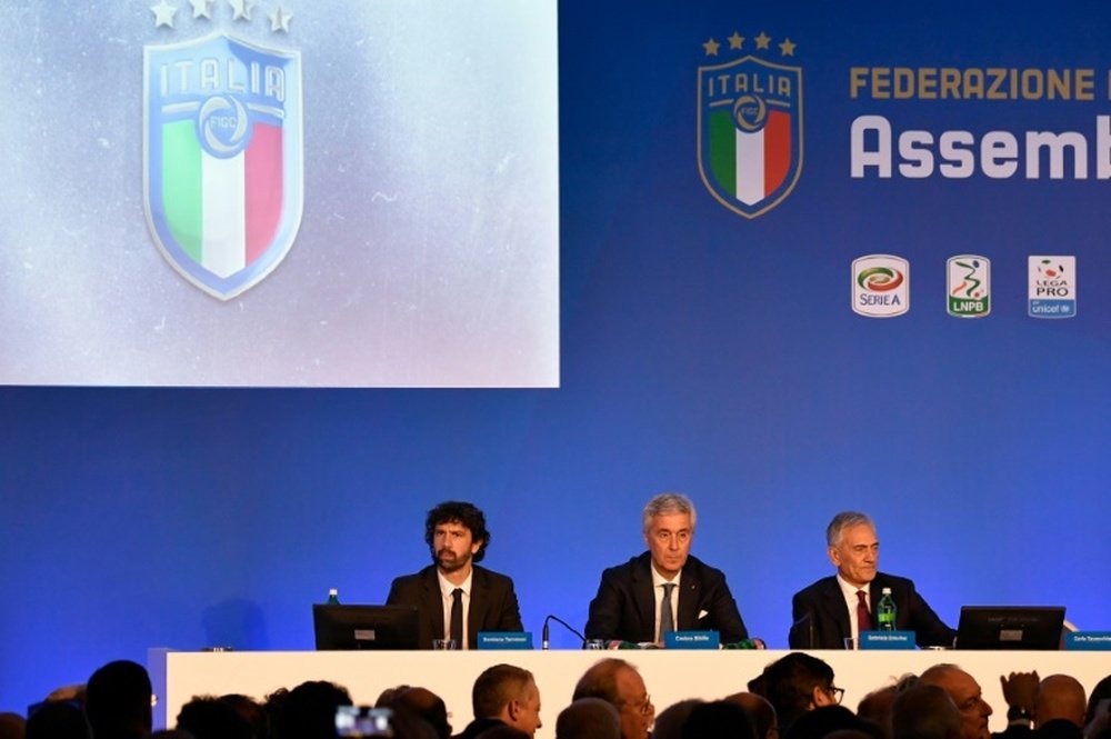 Federação Italiana de Futebol projeta alternativas para a Serie A. AFP