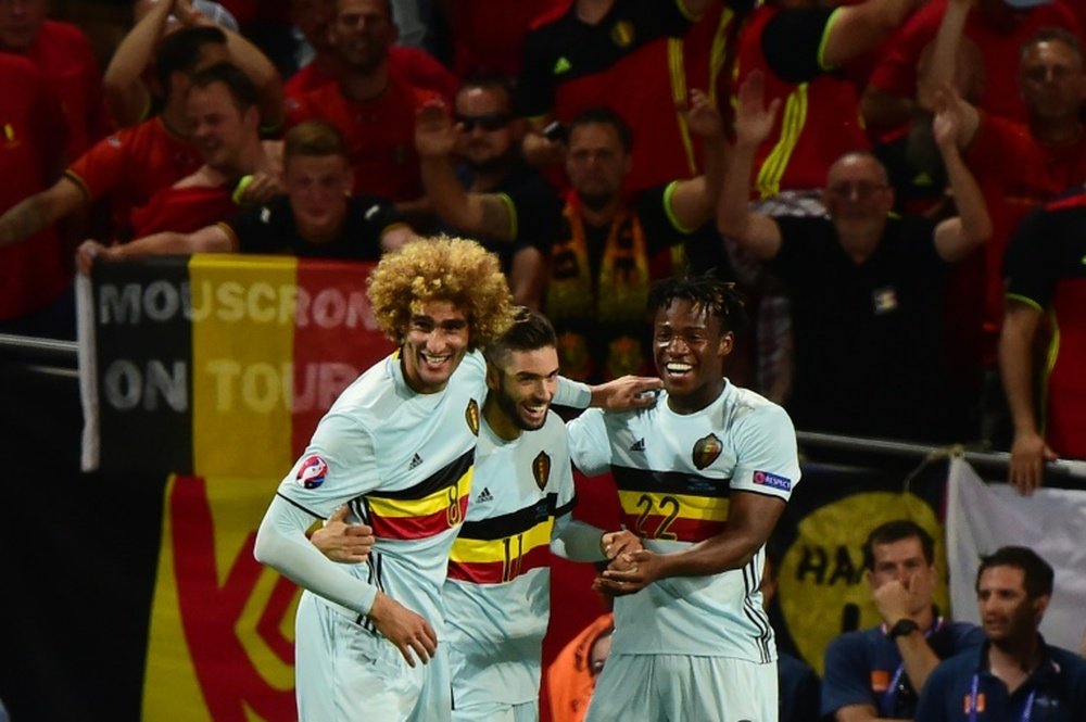 Michy Batshuayi (R) after scoring  during the Euro 2016 last 16 match against Hungary. BeSoccer