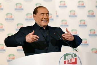 Salen a la luz detalles del oscuro pasado de Berlusconi. AFP