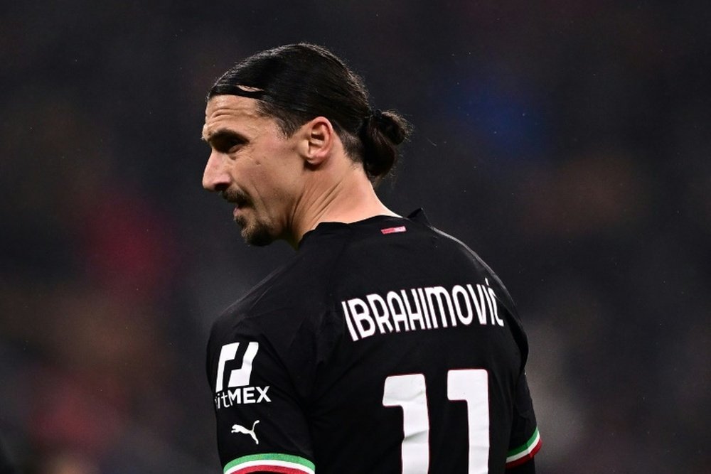 Zlatan Ibrahimovic volvió a ser titular con el Milan 14 meses después. AFP