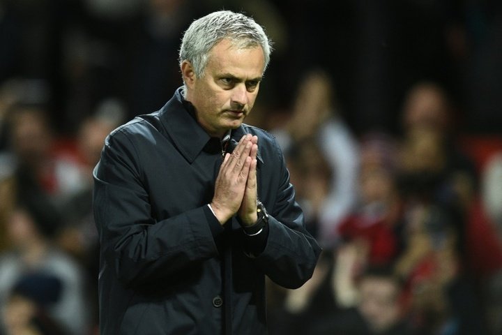 Penitent Mourinho humbled by Man Utd support