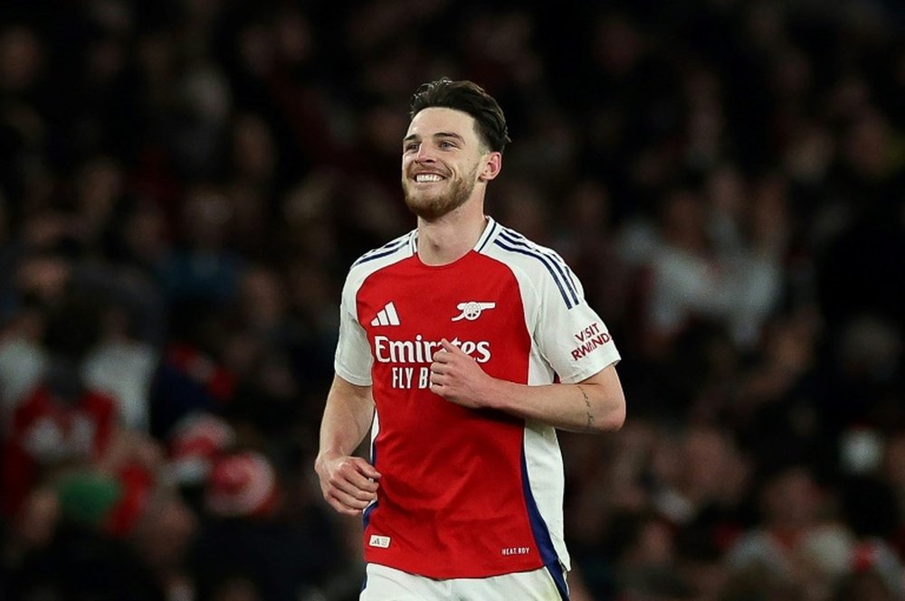 Declan Rice iba a centrar, pero decidió tirar. AFP