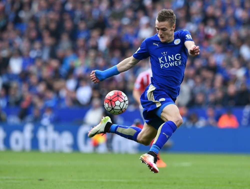 Leicester Citys striker Jamie Vardy controls the ball during the English Premier League football match between Leicester City and Southampton at King Power Stadium in Leicester, central England on April 3, 2016