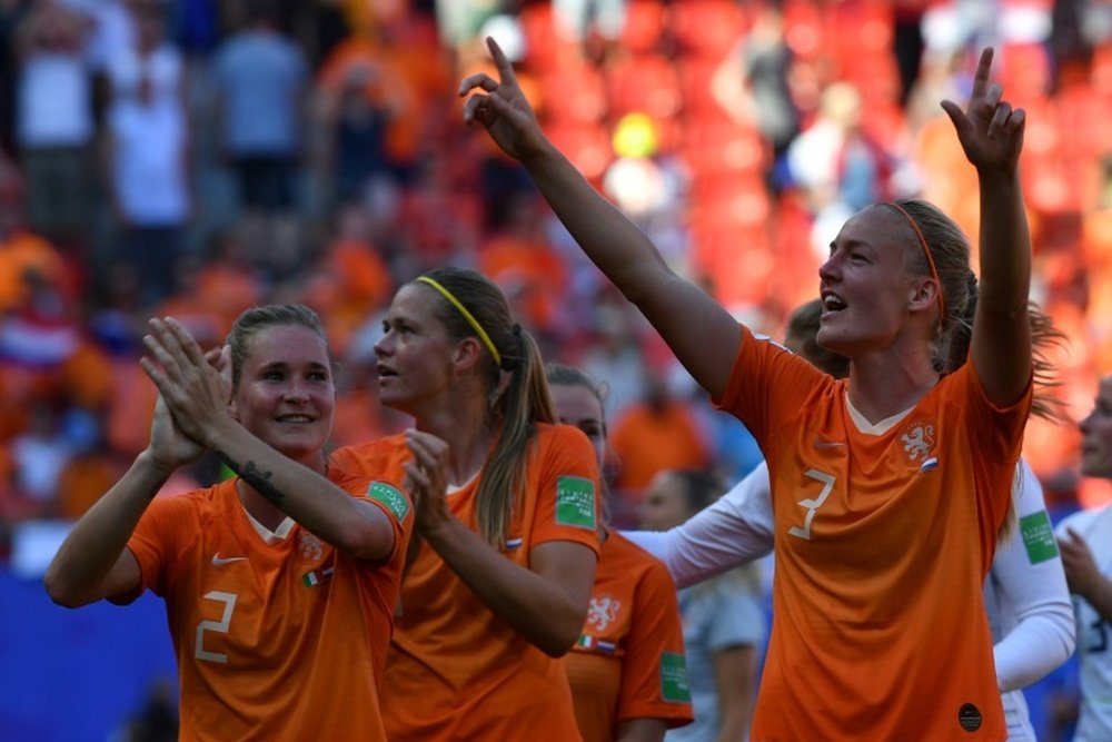 A Holanda venceu a Itália e segue em frente no Mundial. AFP