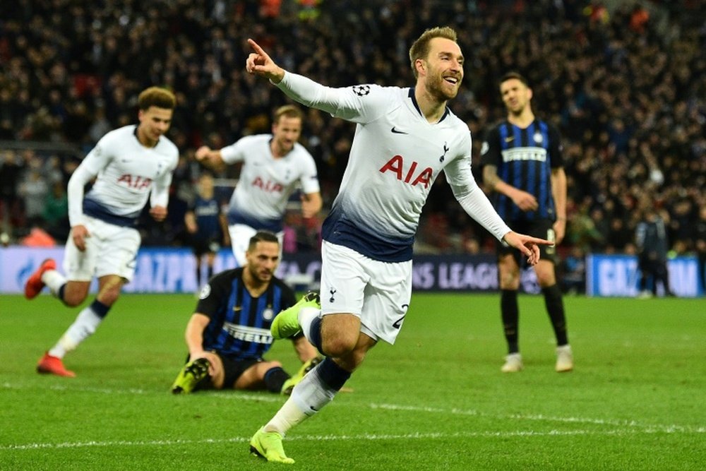 Eriksen aún no renovó con el Tottenham. AFP