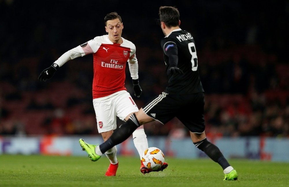 Özil quiere quedarse en el Arsenal. AFP