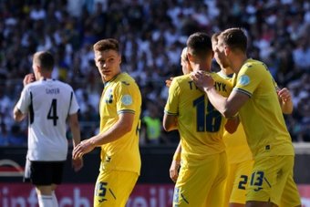 Mykhaylo Mudryk, la star de la sélection espoirs de l'Ukraine, n'a pas encore disputé la moindre minute en deux matchs de l'Euro Espoirs, dont il était annoncé comme l'un des têtes d'affiches. Encore gêné, le joueur de Chelsea ne débutera pas le match pour la première place du groupe contre l'Espagne.