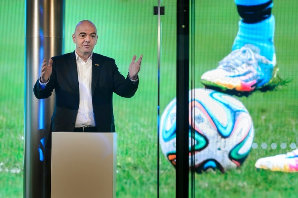 Gianni Infantino lamenta la pérdida de valores que vive el fútbol sudamericano. AFP