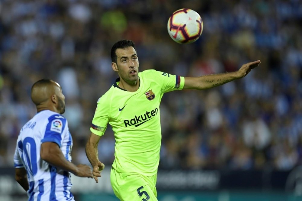 Barcelona midfielder Sergio Busquets has extended his contract until 2023, the Spanish champions announce