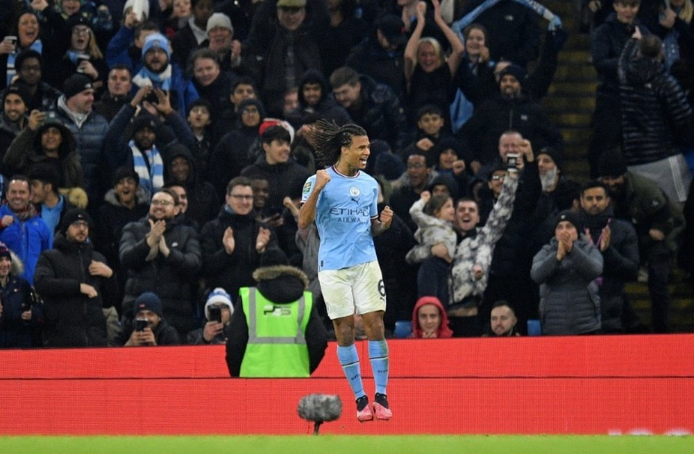 Nathan Aké, baja sensible en el Manchester City para el Santiago Bernabéu. AFP