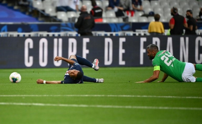 Mbappe got injured after a bad challenge by Perrin of St Etienne. AFP