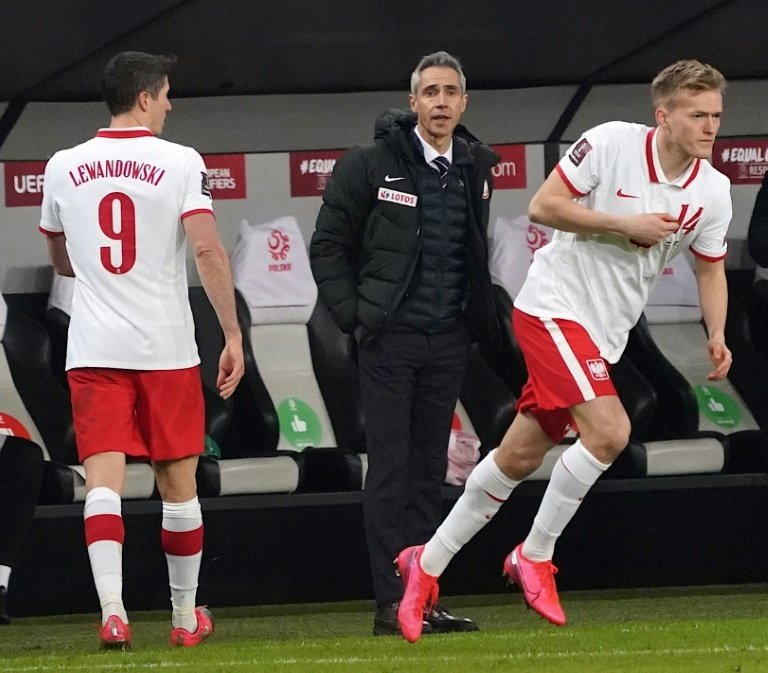 El rey del gol mide su hambre ante Eslovaquia. EFE/Marcin Gadomski