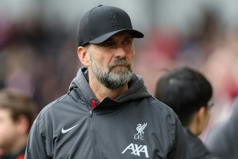 Liverpool manager Jurgen Klopp, who will leave Anfield at the end of the season, said he fully understands Xabi Alonso's decision not to leave Bayer Leverkusen as he made a similar decision earlier in his career.