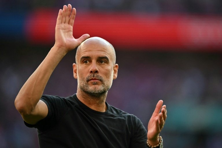 Guardiola lanzó un aviso a la directiva del City. AFP