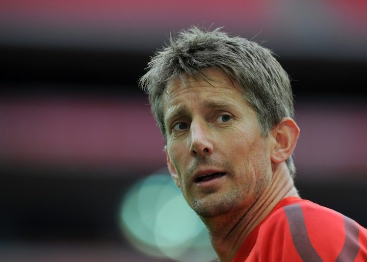 Ex-Man Utd goalkeeper Van der Sar to turn out for amateur side