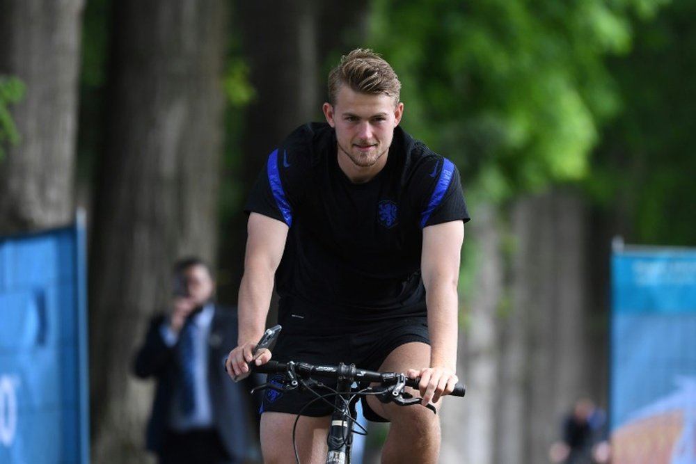Matthijs de Ligt is not interested in moving to Chelsea. AFP
