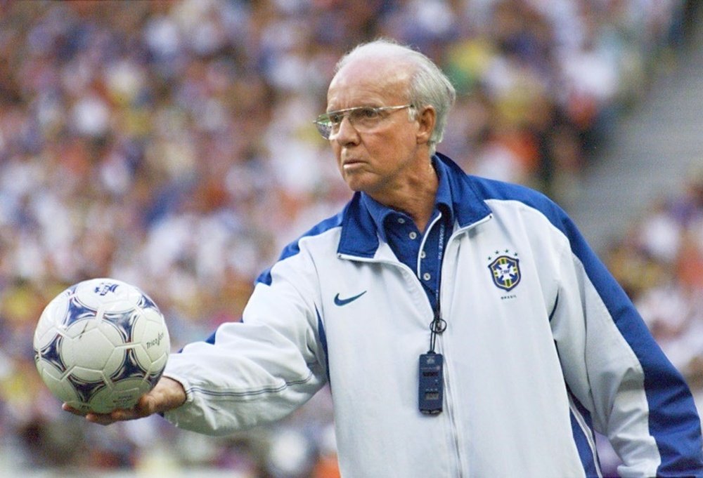 O mundo do futebol faz reverência o 'Velho Lobo Zagallo'. AFP