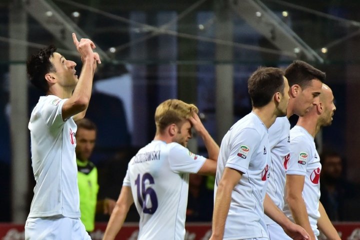 Fiorentina win over Inter blows Italian title race wide open