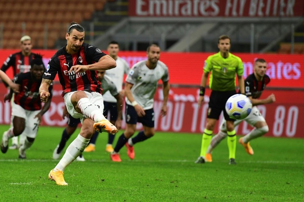 Zlatan Ibrahimovic marcou dois gols na estreia do Milan pelo Italiano 2020-21. AFP