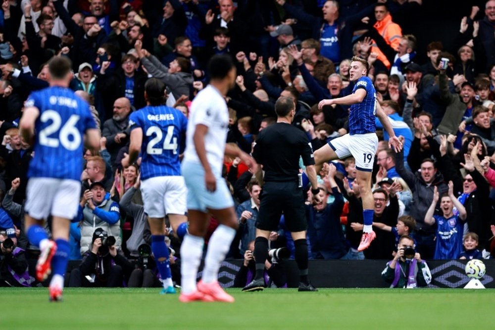 El Ipswich empató con el Aston Villa. AFP