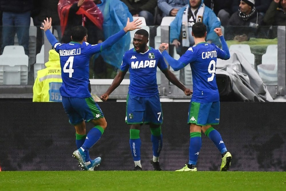 Jérémie Boga (c) lleva un tiempo sonando para reforzar al Atalanta. AFP/Archivo