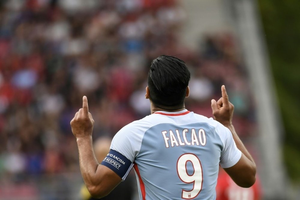Radamel Falcao, de nouveau double buteur contre Lille. AFP