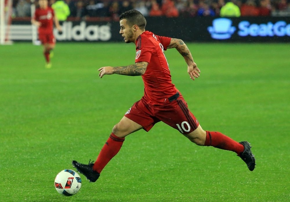 Giovinco brace lifts streaking Toronto over Montreal in MLS