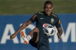Danilo s'entraîne avec ses coéquipiers. AFP