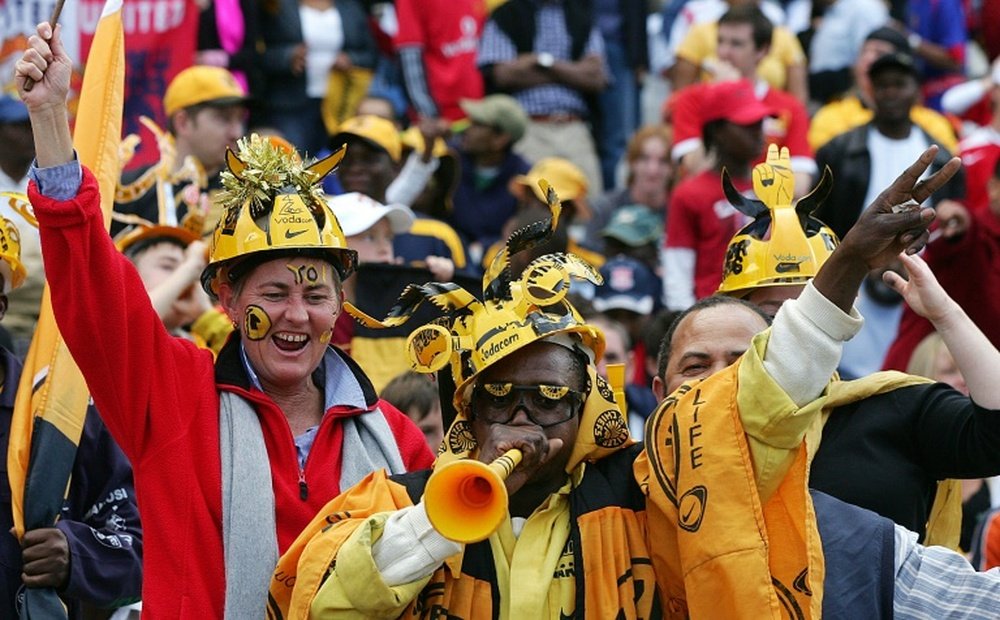 Kaizer Chiefs fans celebrate in Pretoria on July 22, 2006