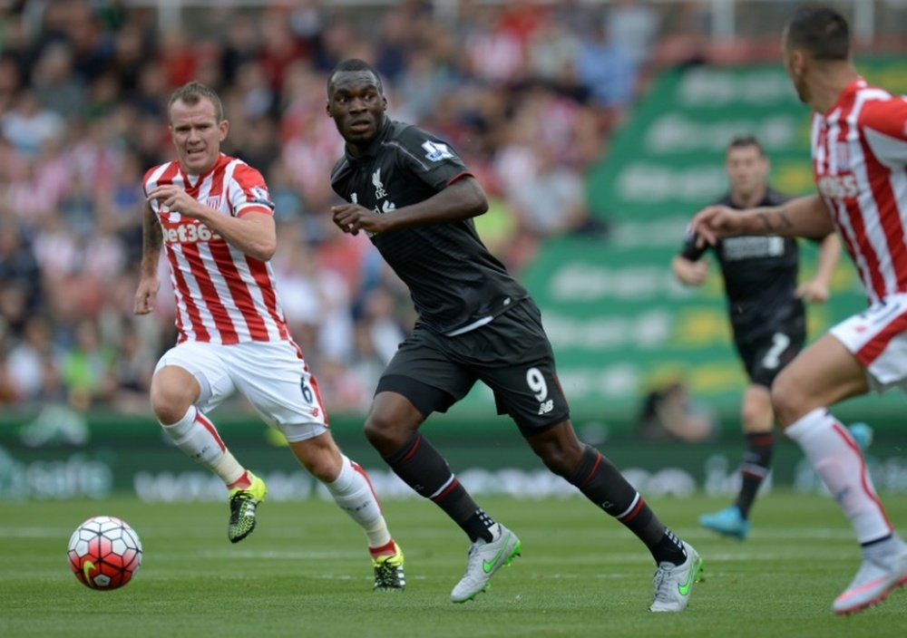 El Stoke City quiere llevarse la victoria ante el Liverpool. AFP