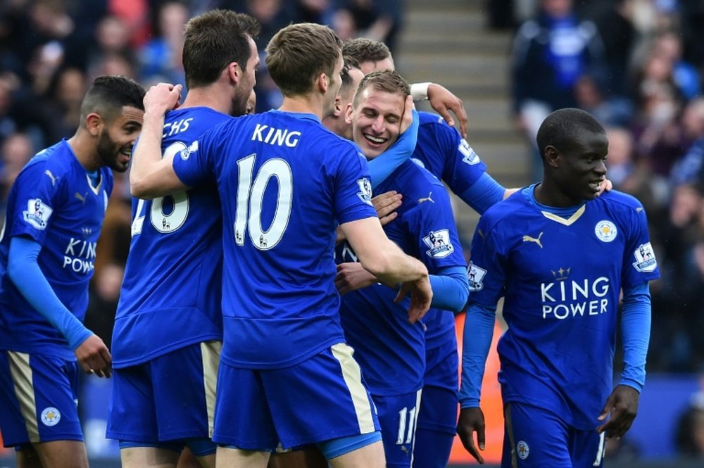 El Leicester sólo pudo empatar ante el Sheffield Wednesday. AFP