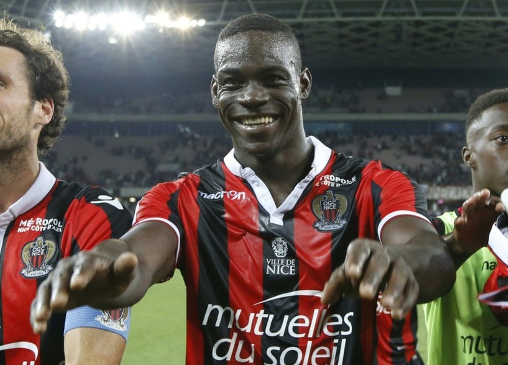 Nices forward Mario Balotelli (C) celebrates his teams victory on September 11, 2016